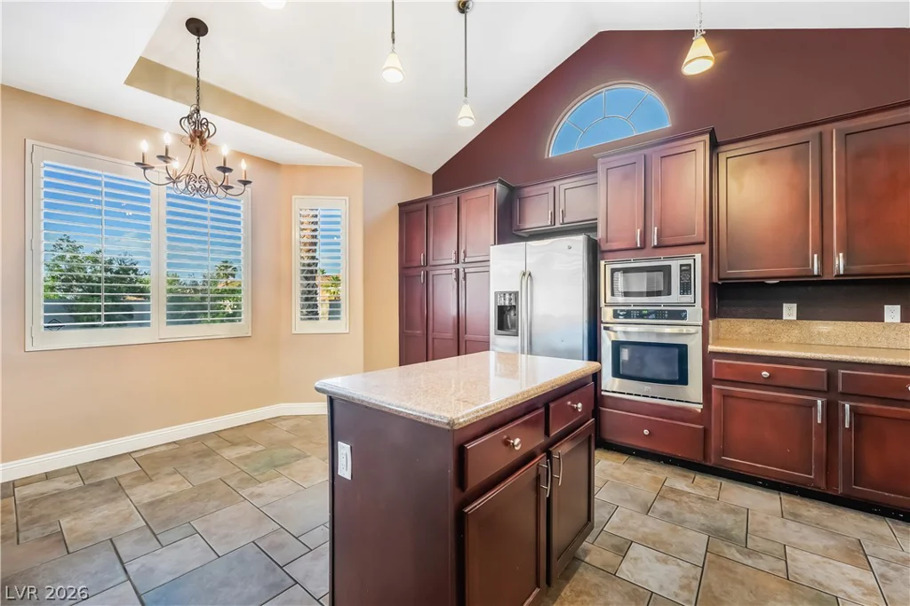 10220 Glen Ora, Las Vegas, NV 89134
