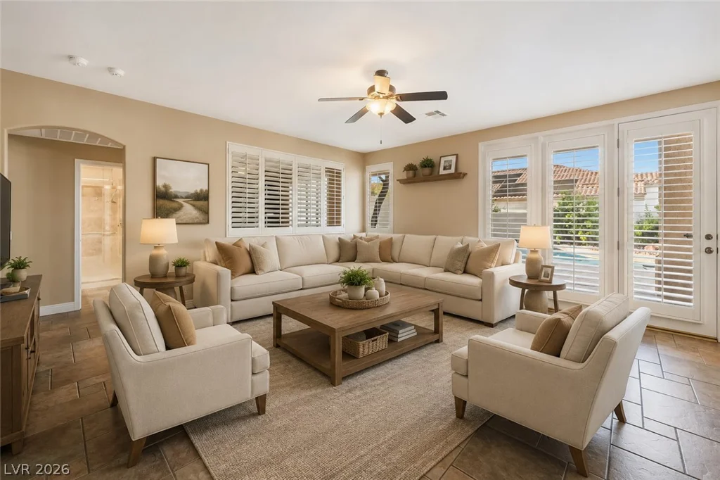 10220 Glen Ora, Las Vegas, NV 89134
