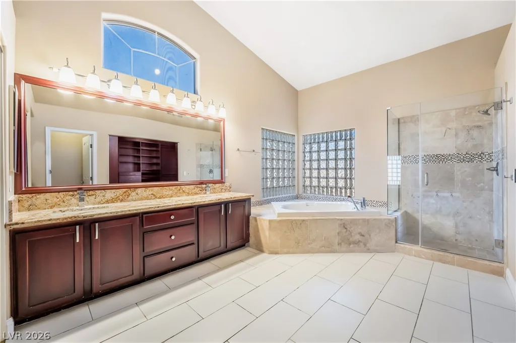 10220 Glen Ora, Las Vegas, NV 89134
