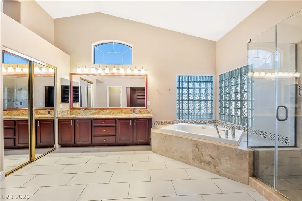 10220 Glen Ora, Las Vegas, NV 89134