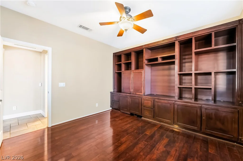 10220 Glen Ora, Las Vegas, NV 89134