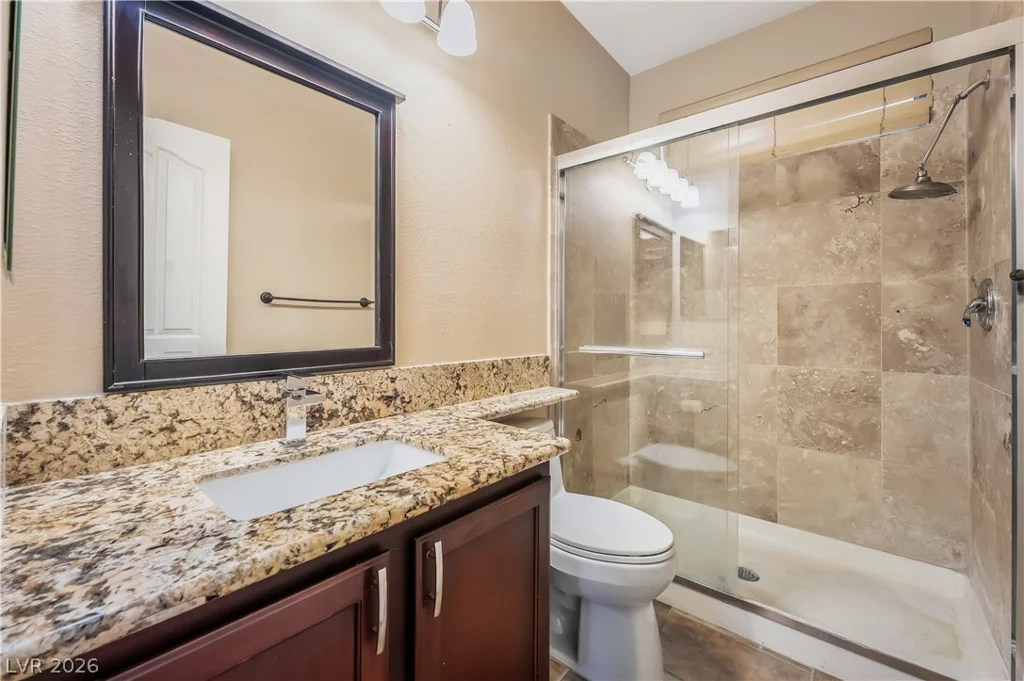 10220 Glen Ora, Las Vegas, NV 89134