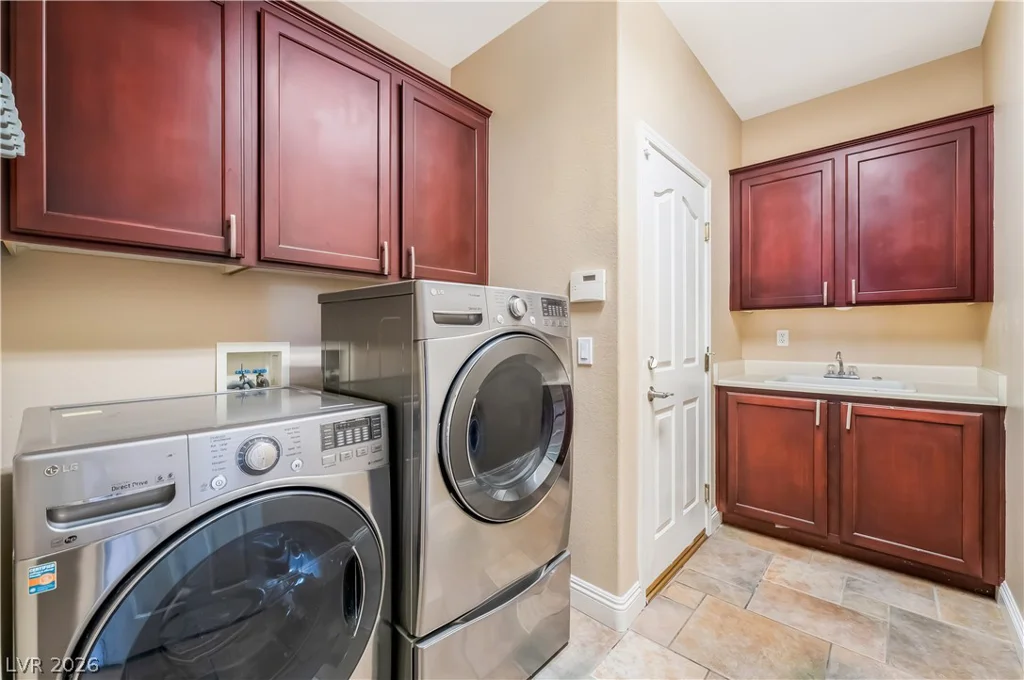 10220 Glen Ora, Las Vegas, NV 89134