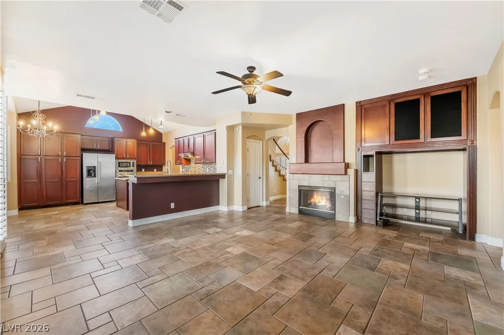 10220 Glen Ora, Las Vegas, NV 89134
