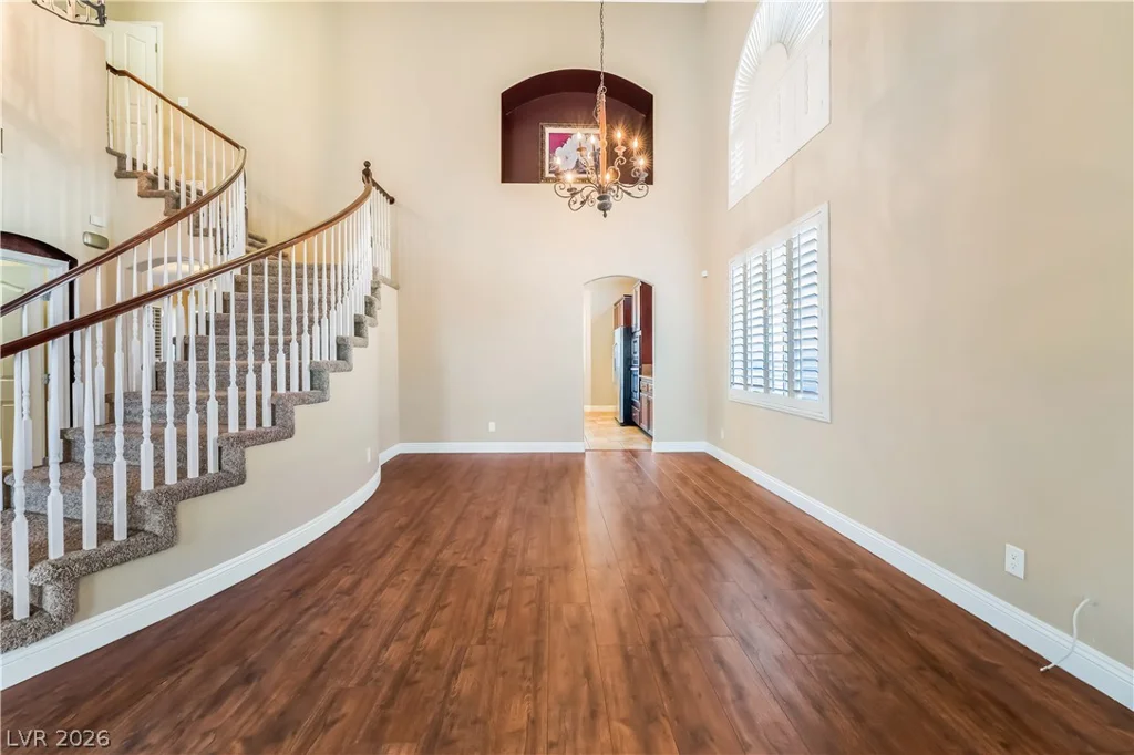 10220 Glen Ora, Las Vegas, NV 89134