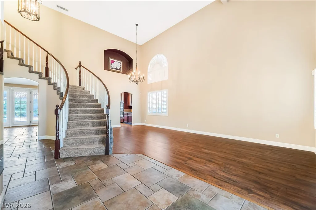 10220 Glen Ora, Las Vegas, NV 89134