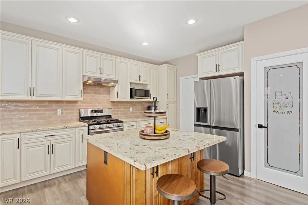 2033 Wandering Doe, Las Vegas, NV 89134