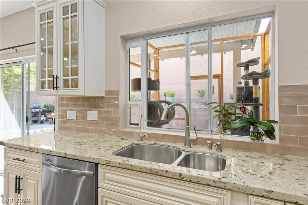 2033 Wandering Doe, Las Vegas, NV 89134