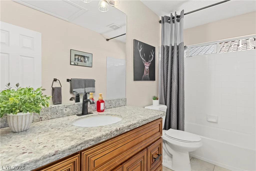 2033 Wandering Doe, Las Vegas, NV 89134
