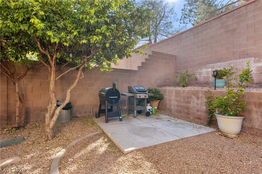 2033 Wandering Doe, Las Vegas, NV 89134