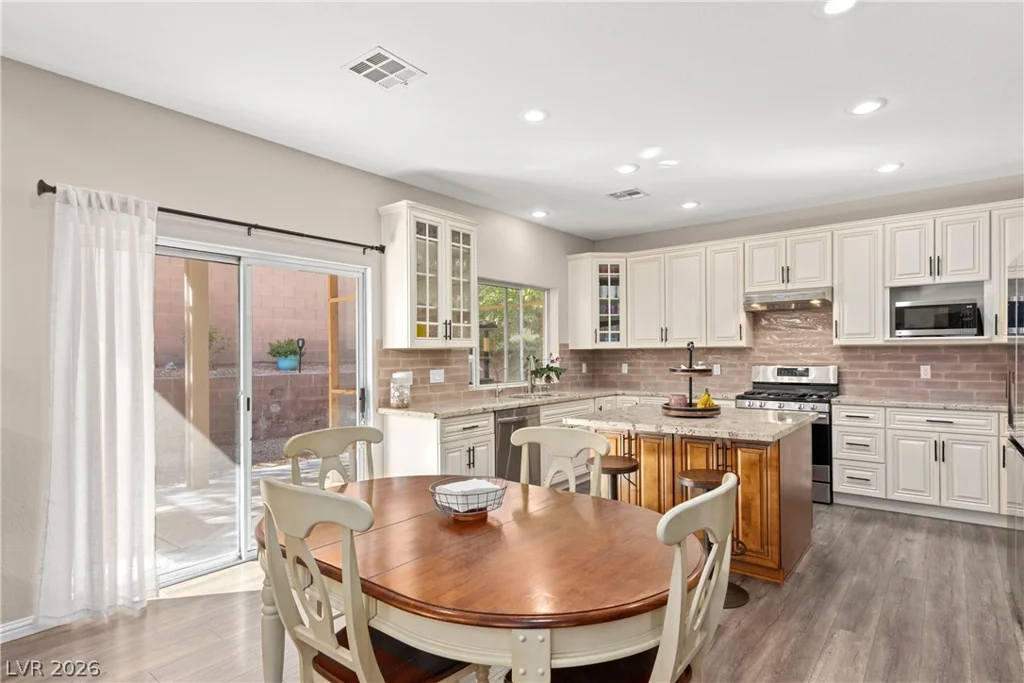 2033 Wandering Doe, Las Vegas, NV 89134
