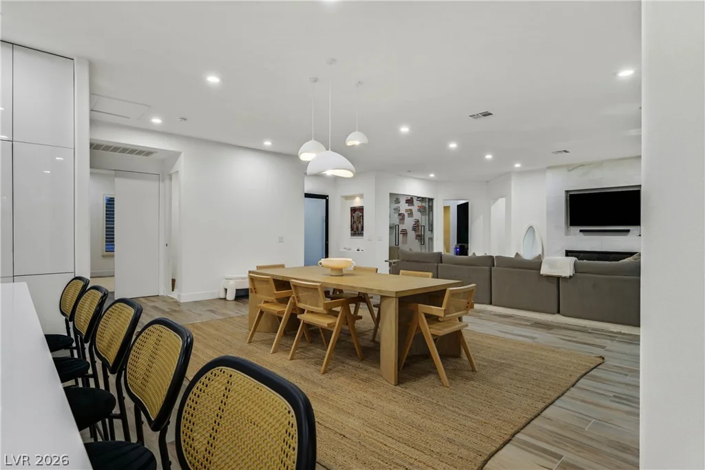 360 Hedgehope, Las Vegas, NV 89183