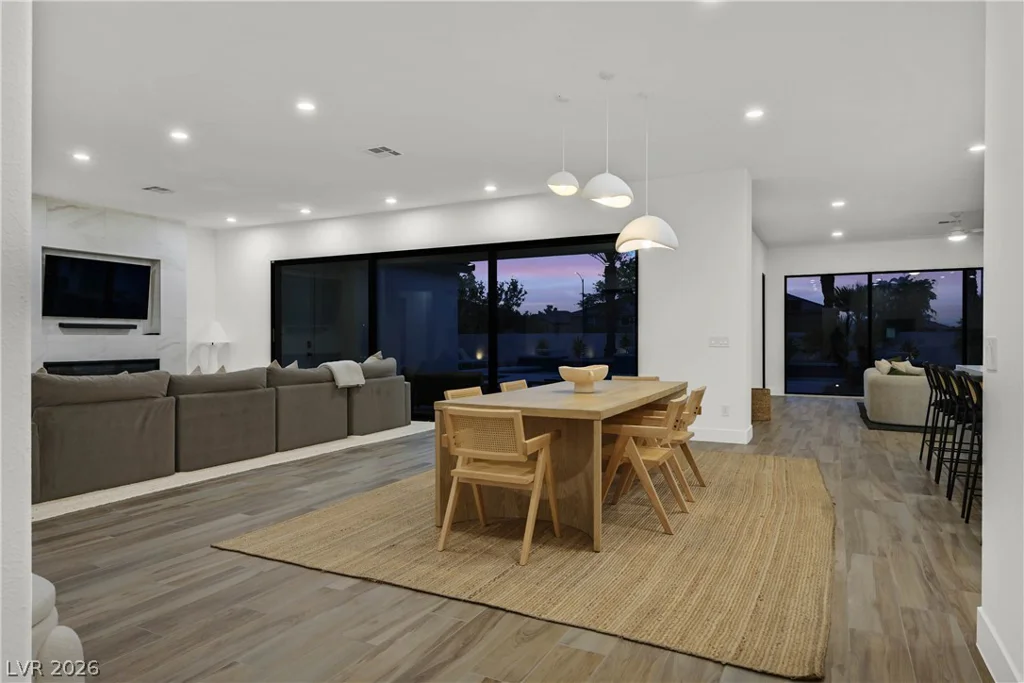360 Hedgehope, Las Vegas, NV 89183