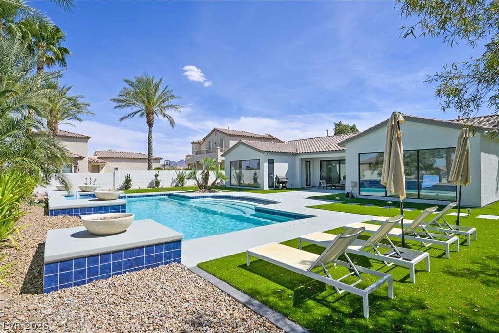 360 Hedgehope, Las Vegas, NV 89183