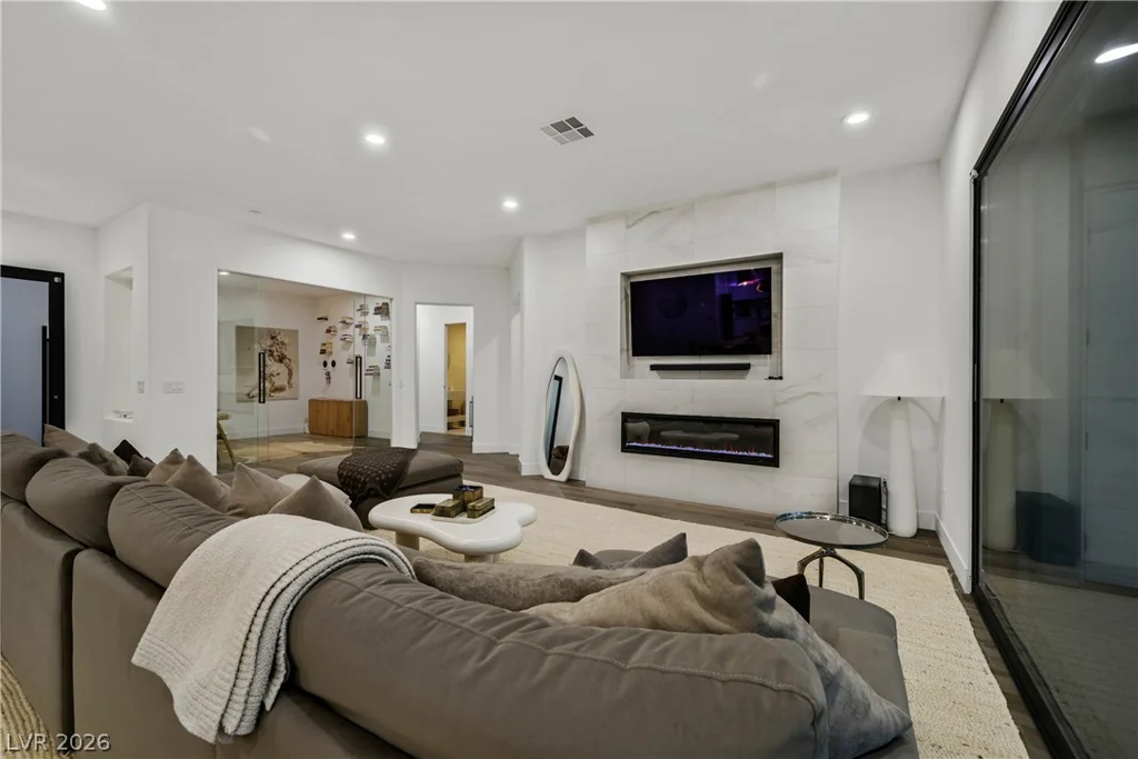360 Hedgehope, Las Vegas, NV 89183