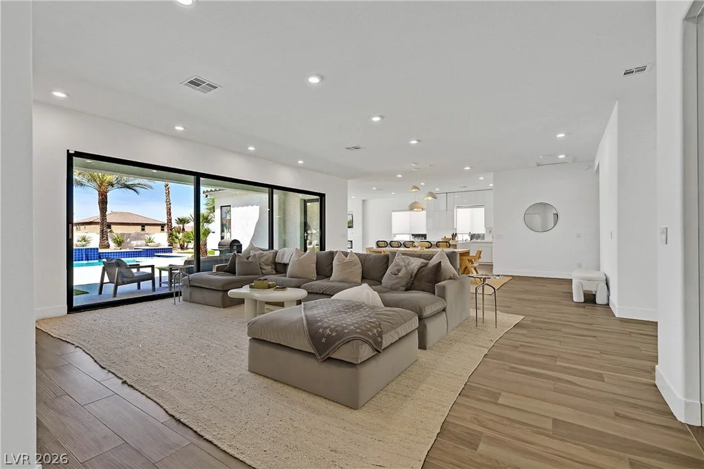360 Hedgehope, Las Vegas, NV 89183
