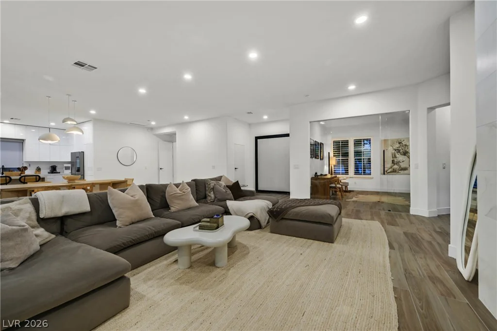 360 Hedgehope, Las Vegas, NV 89183