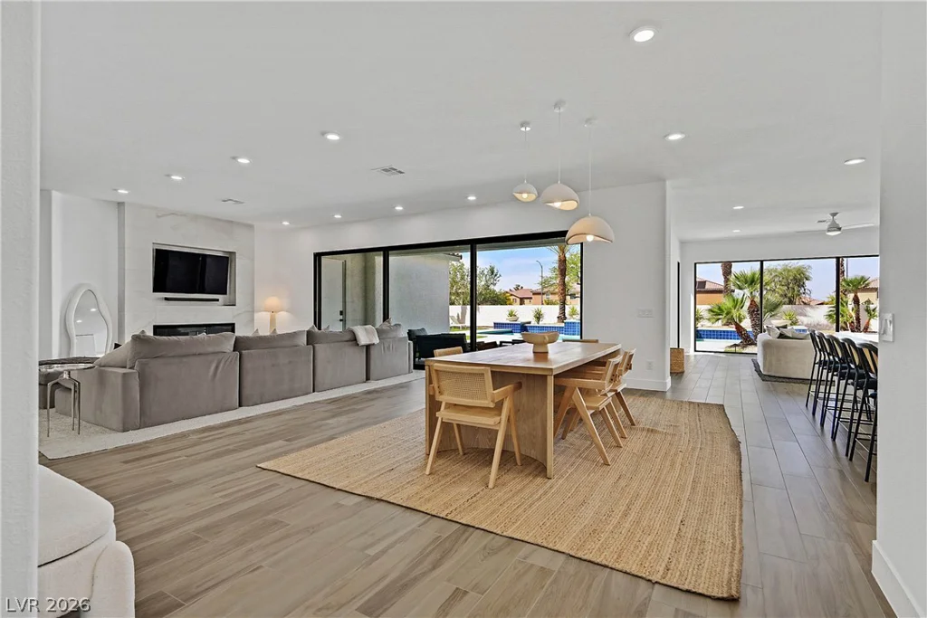 360 Hedgehope, Las Vegas, NV 89183