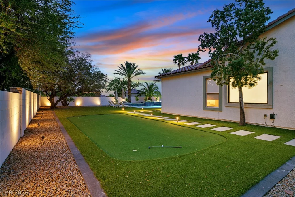 360 Hedgehope, Las Vegas, NV 89183