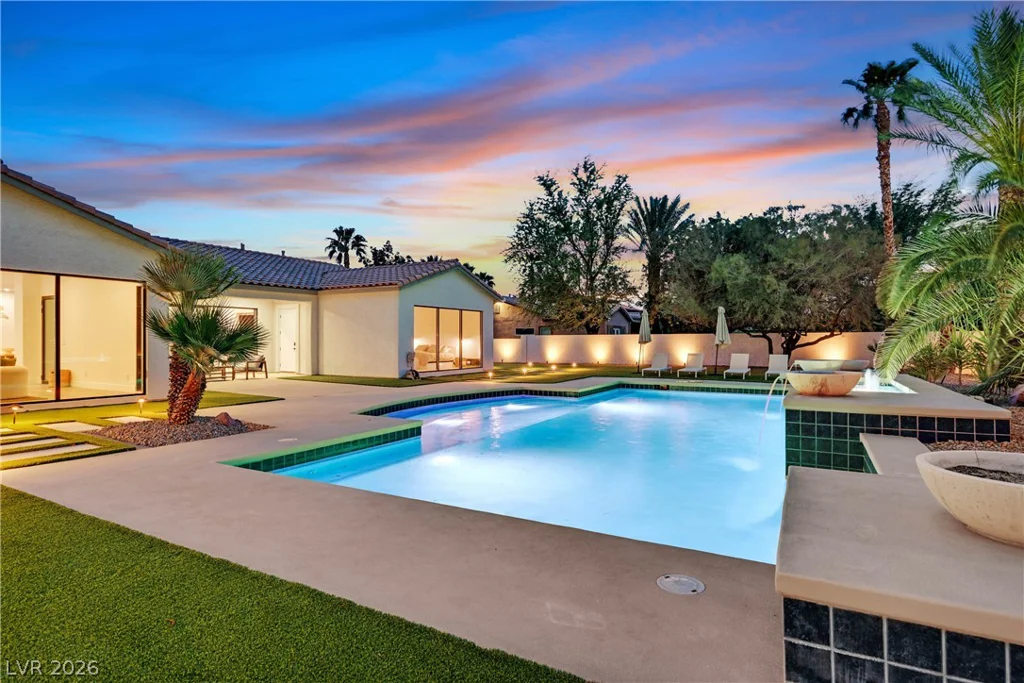 360 Hedgehope, Las Vegas, NV 89183