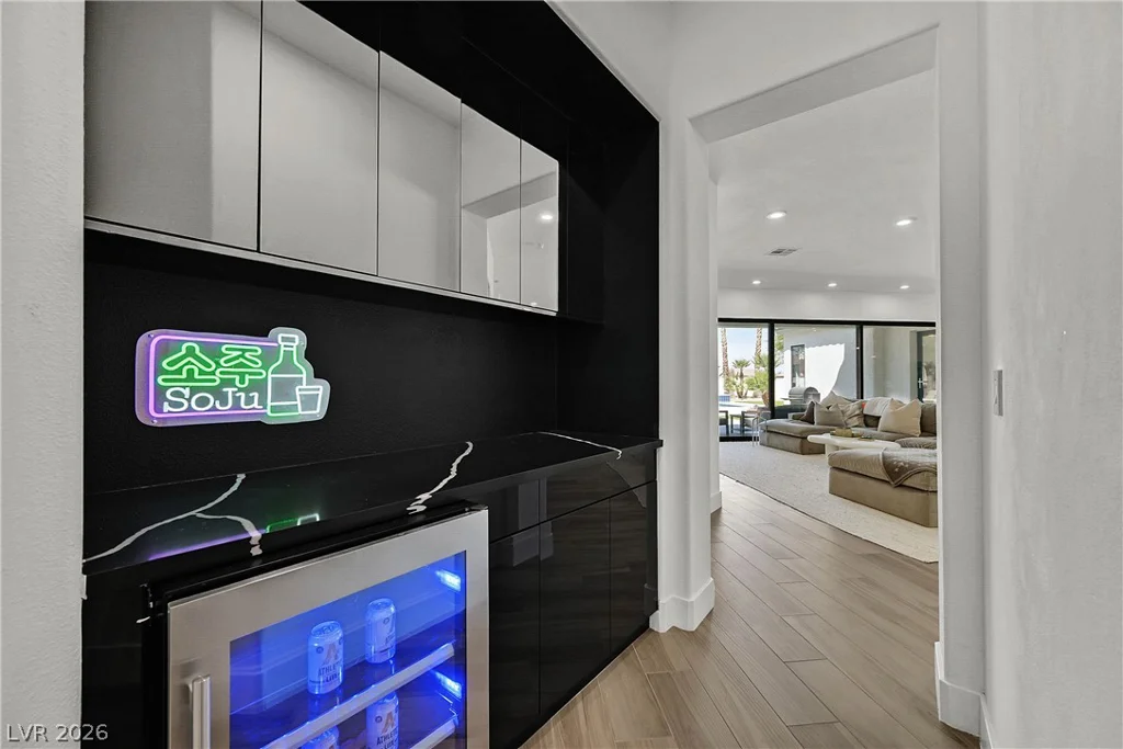 360 Hedgehope, Las Vegas, NV 89183