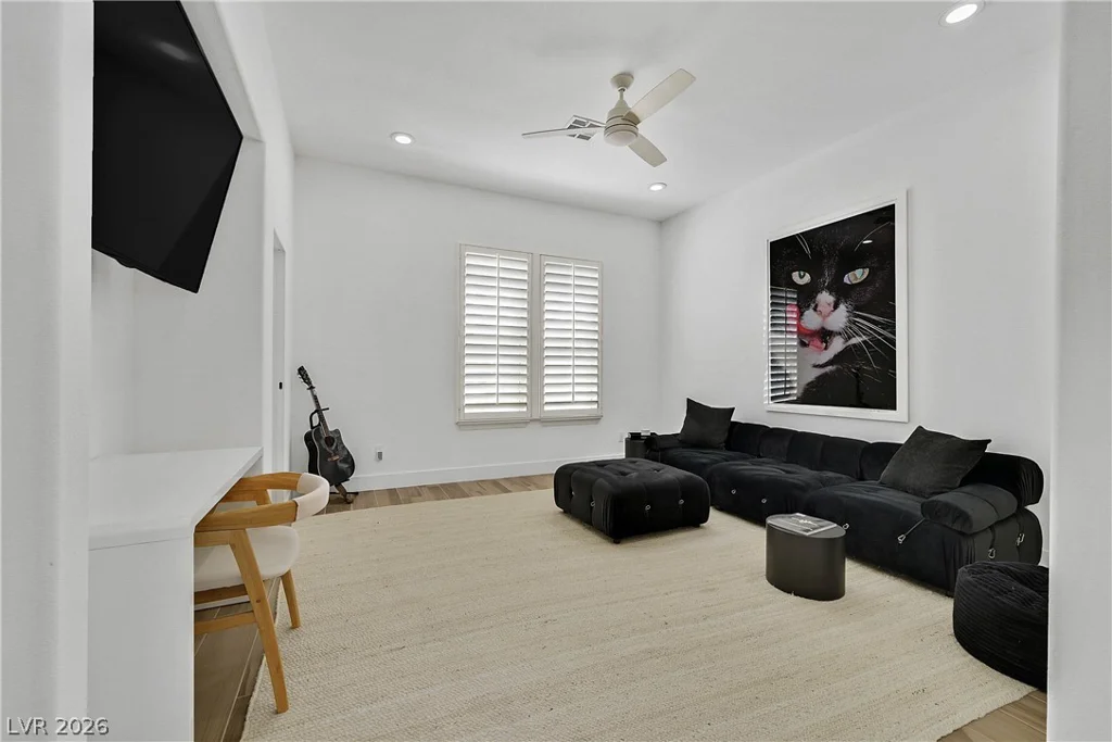 360 Hedgehope, Las Vegas, NV 89183