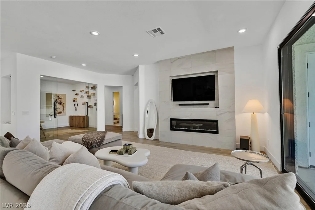 360 Hedgehope, Las Vegas, NV 89183