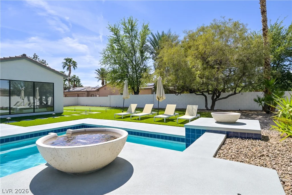 360 Hedgehope, Las Vegas, NV 89183