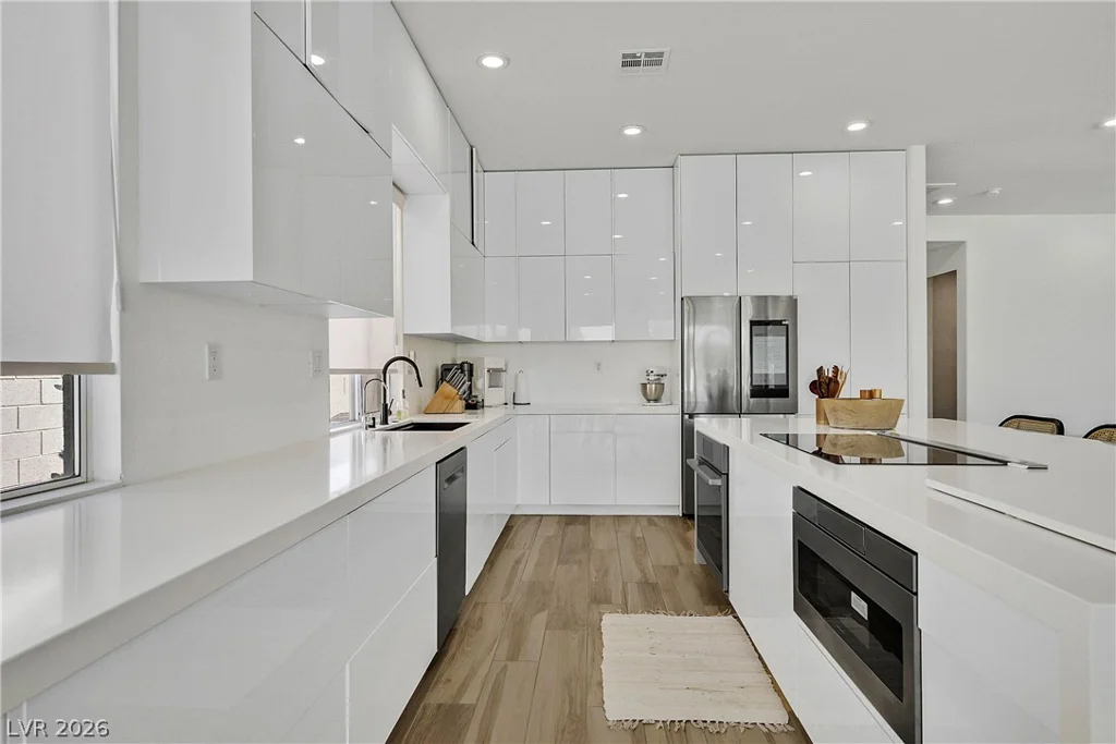 360 Hedgehope, Las Vegas, NV 89183