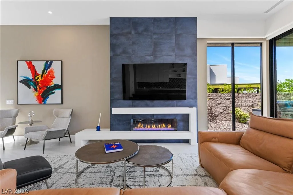 656 Scenic Cliff, Henderson, NV 89012