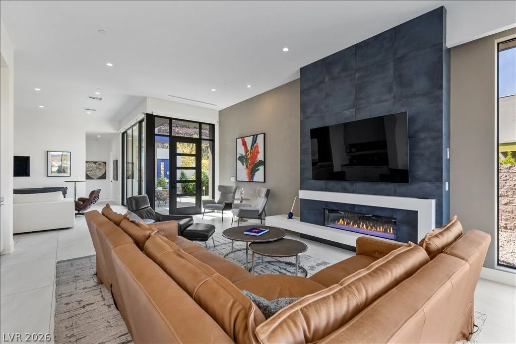 656 Scenic Cliff, Henderson, NV 89012