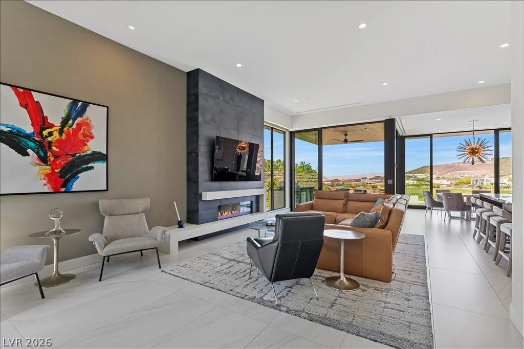 656 Scenic Cliff, Henderson, NV 89012