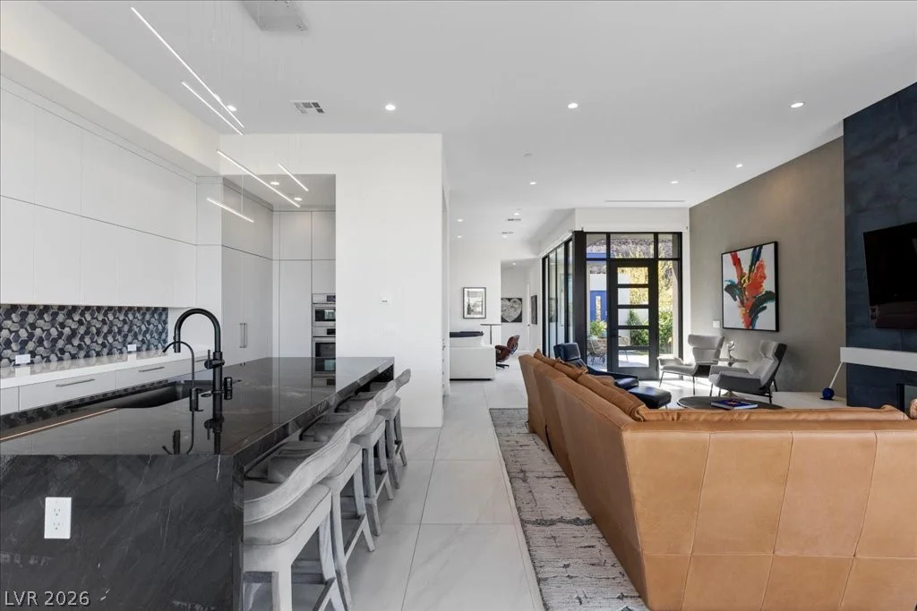 656 Scenic Cliff, Henderson, NV 89012