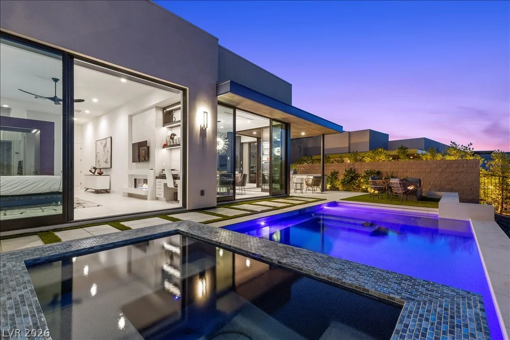 656 Scenic Cliff, Henderson, NV 89012