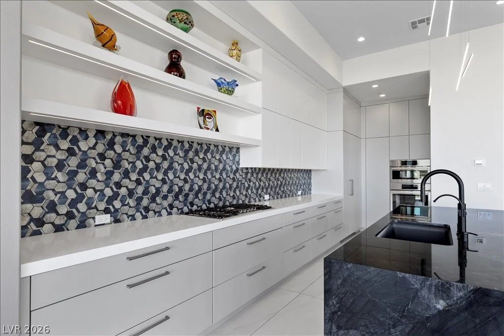 656 Scenic Cliff, Henderson, NV 89012