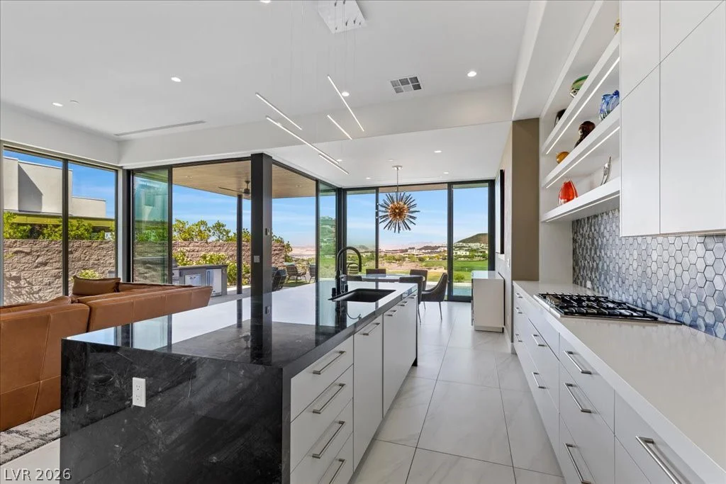 656 Scenic Cliff, Henderson, NV 89012