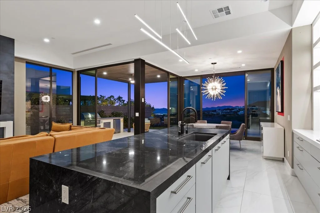 656 Scenic Cliff, Henderson, NV 89012