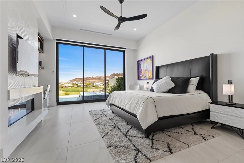 656 Scenic Cliff, Henderson, NV 89012