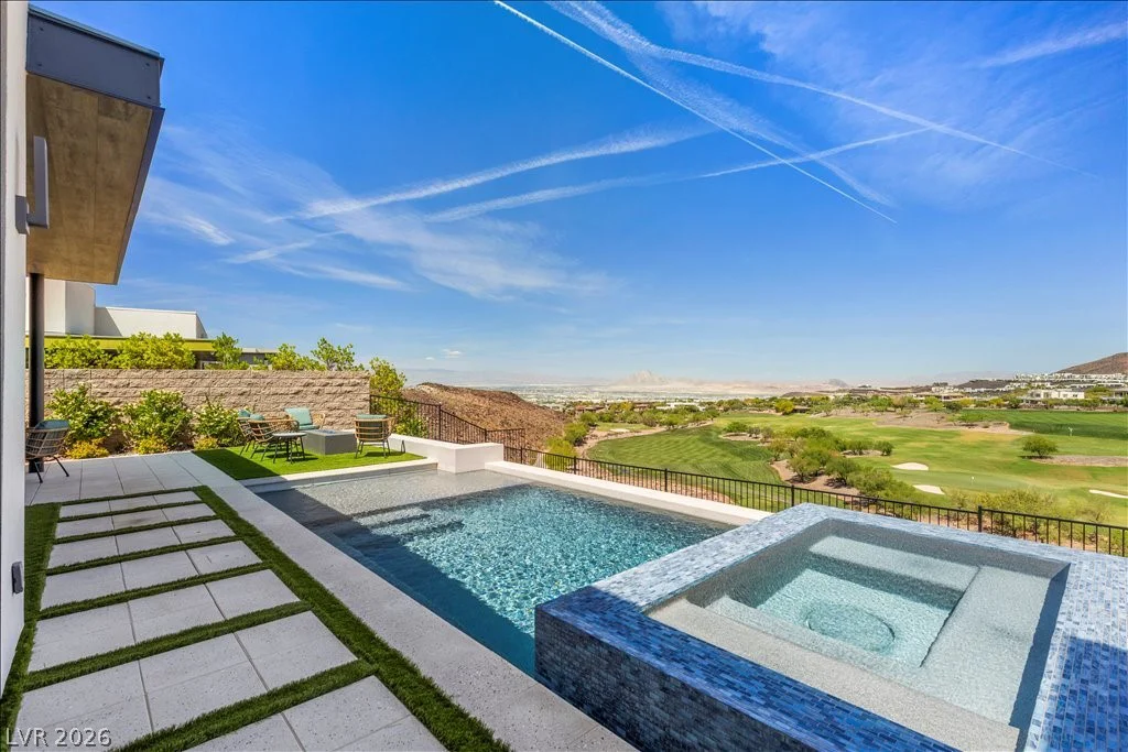 656 Scenic Cliff, Henderson, NV 89012