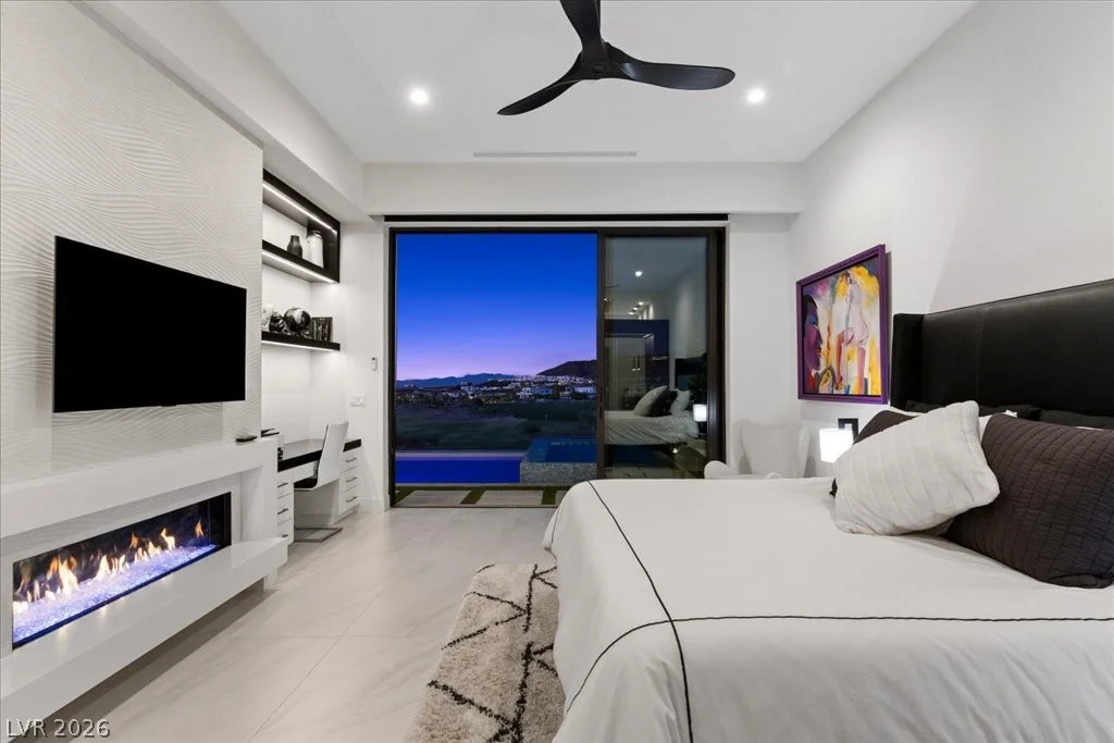 656 Scenic Cliff, Henderson, NV 89012