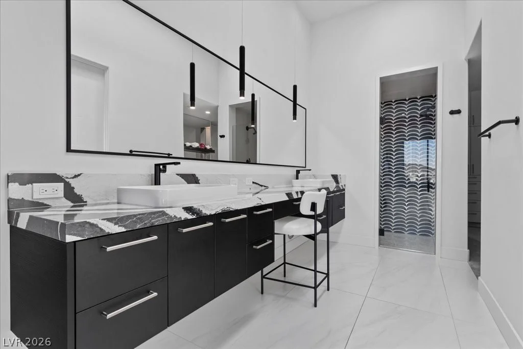 656 Scenic Cliff, Henderson, NV 89012