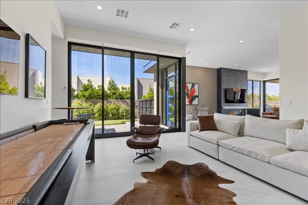 656 Scenic Cliff, Henderson, NV 89012