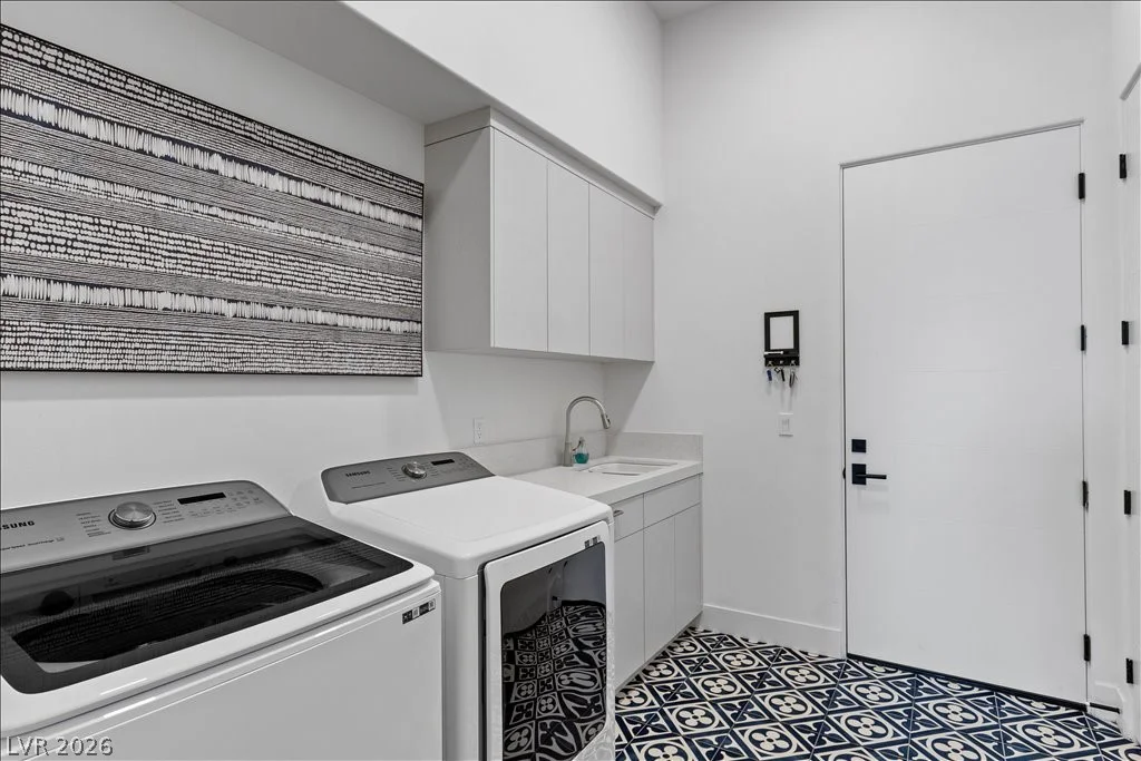 656 Scenic Cliff, Henderson, NV 89012