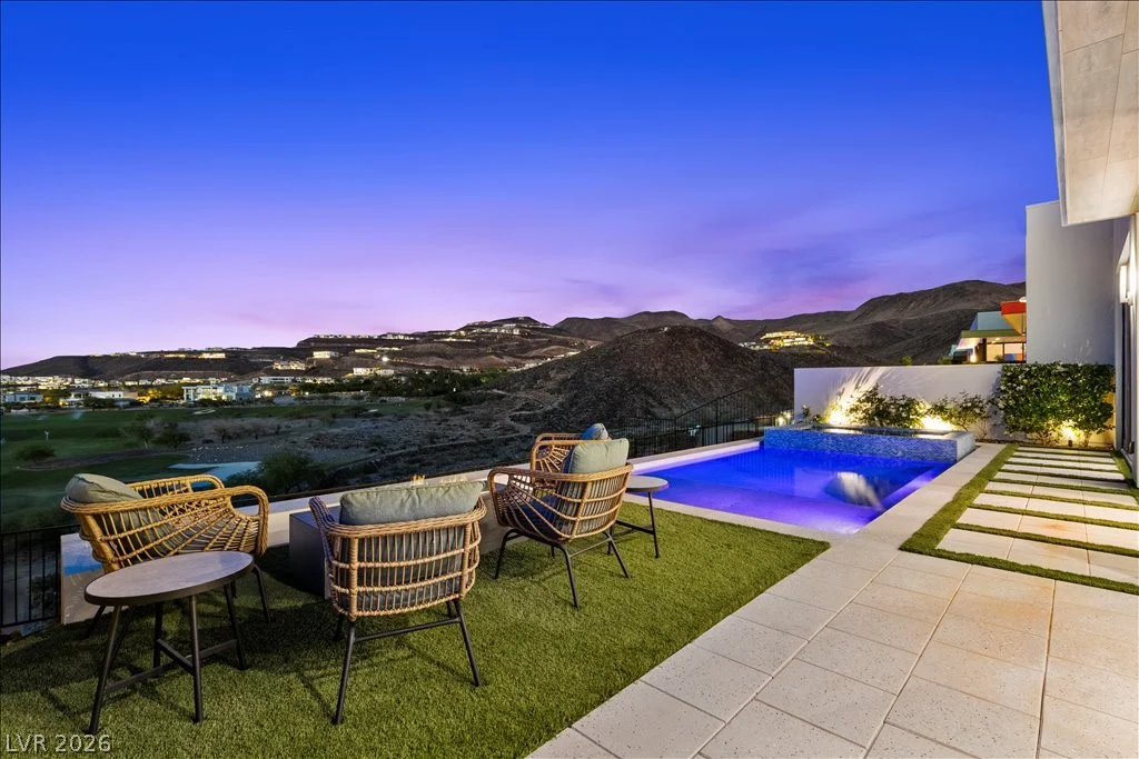 656 Scenic Cliff, Henderson, NV 89012