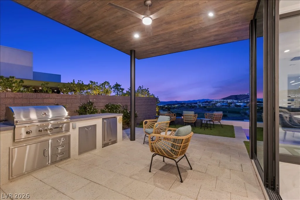 656 Scenic Cliff, Henderson, NV 89012