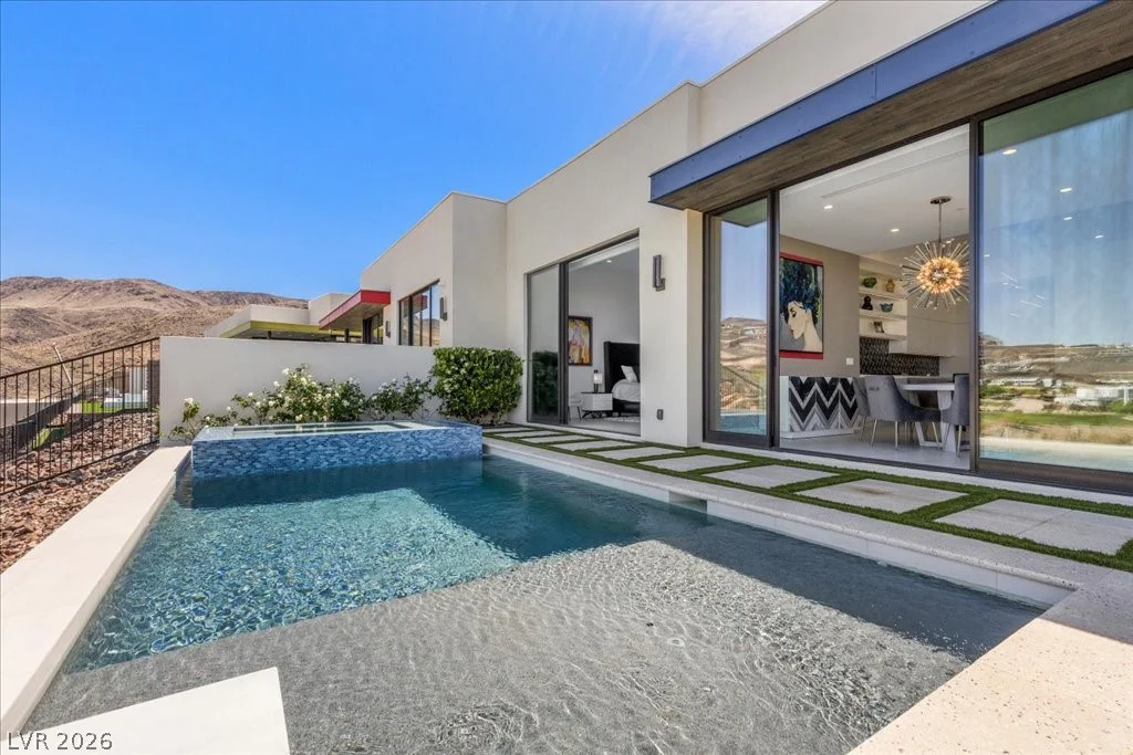 656 Scenic Cliff, Henderson, NV 89012