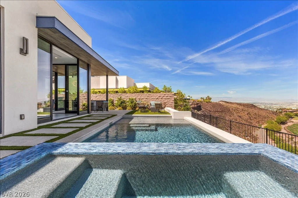656 Scenic Cliff, Henderson, NV 89012