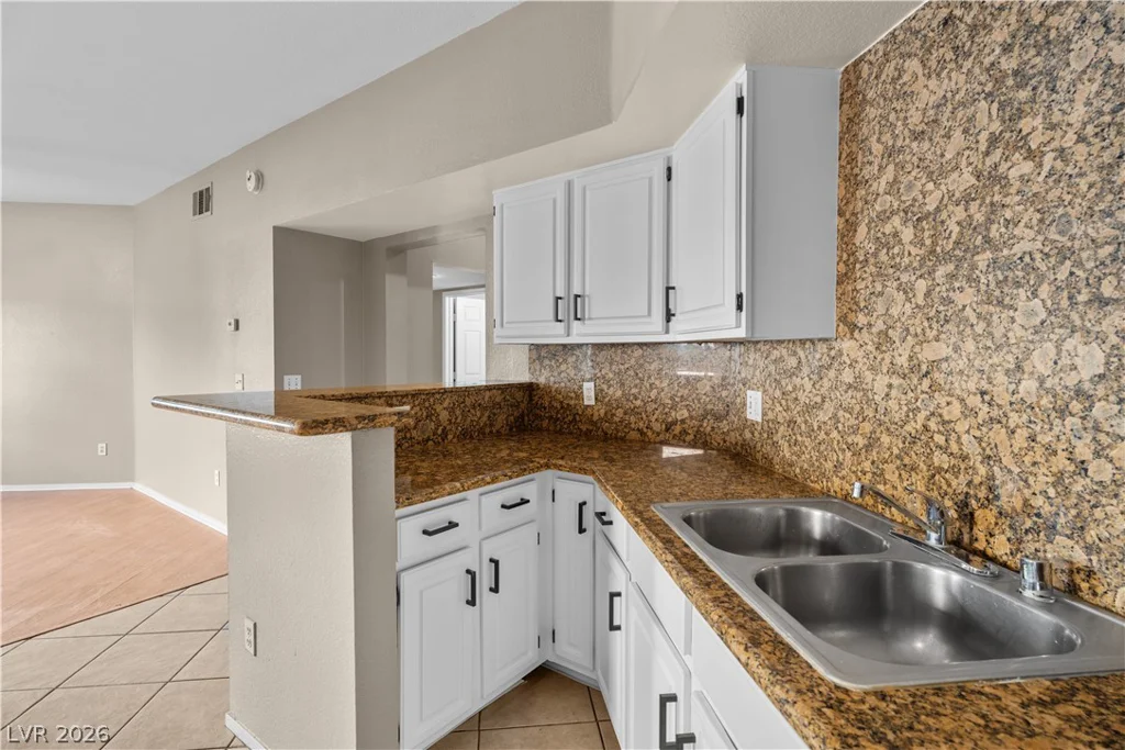 8400 Charleston, Las Vegas, NV 89117