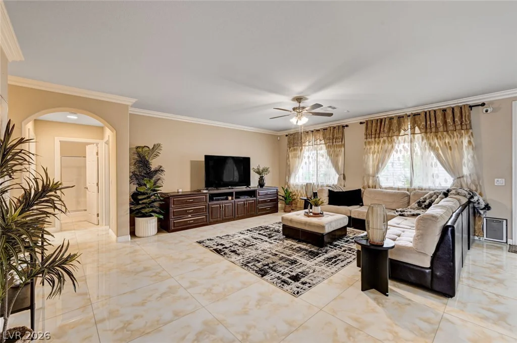 8223 Saddleback Ledge, Las Vegas, NV 89147