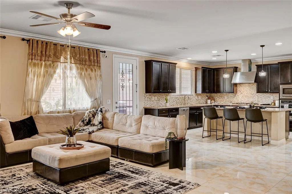 8223 Saddleback Ledge, Las Vegas, NV 89147